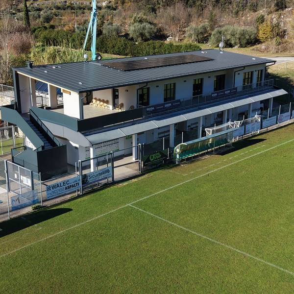 Campo sportivo Oltra a Dro realizzazione palazzina servizi